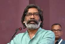 Photo of बाबा का संघर्ष उनकी चप्पल से ढकी फटी एड़ी में था…’ शिबू सोरेन को याद कर भावुक हुए सीएम हेमंत सोरेन