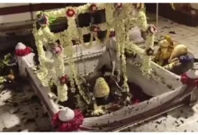 Photo of वाराणसी के आत्मविश्वेश्वर मंदिर में आग लगने से 7 लोग झुलसे, दहशत का माहौल