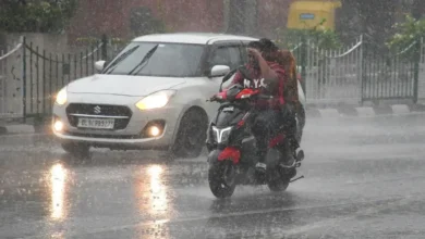 Photo of दिल्ली में रातभर हुई बारिश से सड़कों पर पानी, जानें आज कैसा रहेगा मौसम?