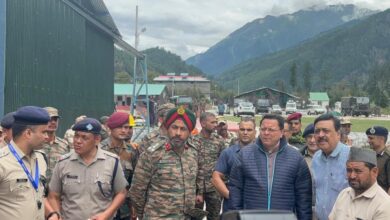 Photo of आपदा के बीच भाईचारे की मिसाल: जब एक बहन ने मुख्यमंत्री धामी को बांधी राखी