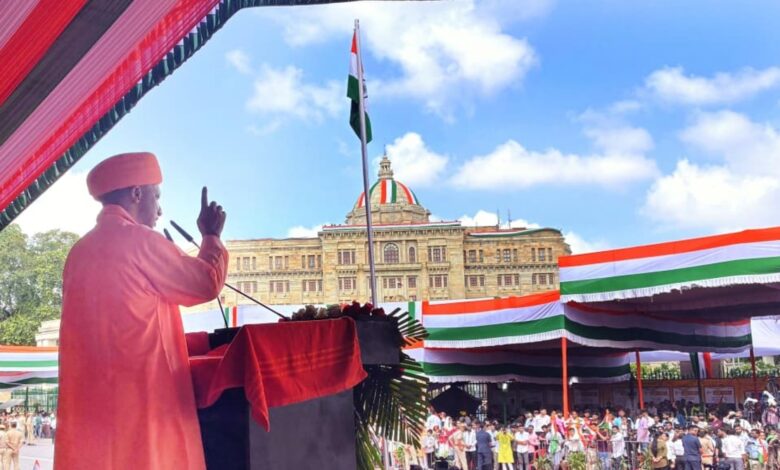 CM Yogi at independence day ceremony