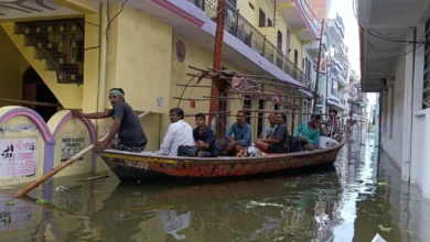 Photo of गंगा-यमुना का प्रकोप, प्रयागराज में सैकड़ों घर जलमग्न, लोग पलायन को मजबूर