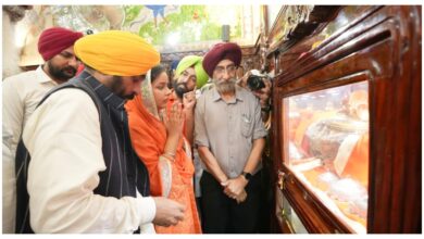 Photo of सीएम भगवंत सिंह मान ने टिल्ला बाबा शेख़ फ़रीद पर माथा टेका, लोगों से महान सूफ़ी संत के दिखाए रास्ते पर चलने की अपील
