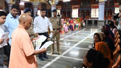 Photo of मुख्यमंत्री योगी आदित्यनाथ का जनसेवा संकल्प, कोई मरीज इलाज से वंचित नहीं रहेगा