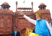 Photo of लाल किले से PM मोदी ने फहराया तिरंगा, देशवासियों को दी शुभकामनाएं