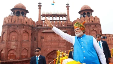 Photo of लाल किले से PM मोदी ने फहराया तिरंगा, देशवासियों को दी शुभकामनाएं