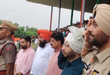 Photo of पठानकोट में स्वतंत्रता दिवस समारोह: डॉ. रवजोत सिंह ने तिरंगा फहराया और सरकारी योजनाओं की जानकारी दी