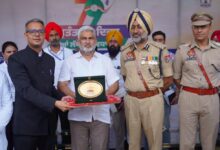 Photo of कैबिनेट मंत्री लाल चंद कटारूचक्क ने शहीद परिवारों को किया सम्मानित, नारली को 25 लाख के ग्रांट का तोहफा