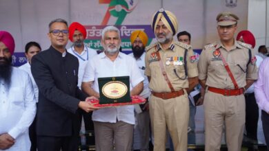 Photo of कैबिनेट मंत्री लाल चंद कटारूचक्क ने शहीद परिवारों को किया सम्मानित, नारली को 25 लाख के ग्रांट का तोहफा