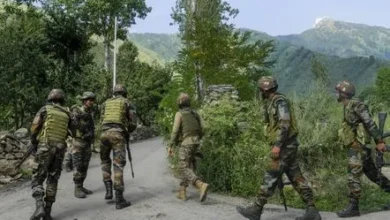 Photo of कुलगाम में नौवें दिन भी मुठभेड़ जारी, अब तक दो जवान शहीद, एक आतंकी ढेर