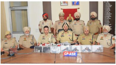 Photo of सरहद पार से हथियारों की तस्करी के नेटवर्क का पर्दाफाश; 7 पिस्तौल समेत तीन व्यक्ति और एक नाबालिग गिरफ्तार