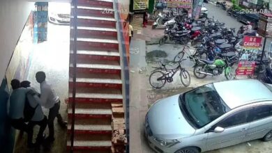 Photo of बिहार में अपराध बेलगाम! ज्वेलरी शोरूम के कर्मचारियों को दिनदहाड़े लूटने की कोशिश, अपराधी फरार