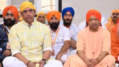 Photo of मुख्यमंत्री योगी आदित्यनाथ ने गुरु ग्रंथ साहिब के 421वें प्रकाश पर्व पर गोरखपुर के गुरुद्वारों में विकास कार्यों का लोकार्पण किया, सिख समुदाय को दी शुभकामनाएं