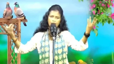 Photo of मां दुर्गा पर आपत्तिजनक टिप्पणी के आरोप में बिरहा गायिका सरोज सरगम गिरफ्तार, यूट्यूब चैनल से हटाए गए सभी वीडियो