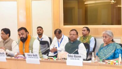 Photo of आज से बढ़ सकती हैं आमदनी की बचत…GST Council की बैठक में बाइक, कार और रोजमर्रा की वस्तुओं पर बड़े रियायत के संकेत
