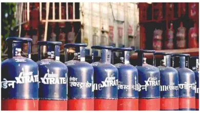 Photo of LPG सिलेंडर हुआ सस्ता, कमर्शियल गैस सिलेंडर की कीमतों में फिर कटौती, घरेलू सिलेंडर के रेट स्थिर