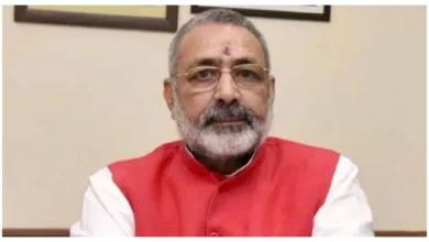 Photo of तेजस्वी यादव की सभा में एक बार फिर पीएम मोदी की मां पर आपत्तिजनक टिप्पणी, गिरिराज सिंह ने किया कड़ा विरोध