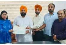 Photo of लुधियाना के शिक्षकों ने बाढ़ राहत कोष में 31.53 लाख का योगदान देकर दिखाई सामाजिक जिम्मेदारी, शिक्षा मंत्री हरजोत सिंह बैंस ने सराहा
