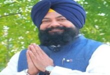 Photo of पंजाब SC आयोग के चेयरमैन जसवीर सिंह गढ़ी ने किया बाढ़ प्रभावित गांवों का दौरा, दी राहत सामग्री