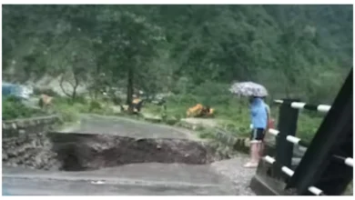 Photo of उत्तराखंड में मौसम का कहर, आज 7 जिलों में भारी बारिश का रेड अलर्ट, देहरादून समेत कई जगह स्कूल बंद