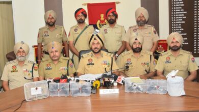 Photo of पंजाब पुलिस की बड़ी कार्रवाई: अमृतसर में हथियार और हवाला नेटवर्क से जुड़े 6 लोग गिरफ्तार