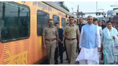 Photo of महाराष्ट्र का कार्यभार संभालने ट्रेन से मुंबई रवाना हुए आचार्य देवव्रत, फिर दिखा ‘कॉमन मैन’ अंदाज