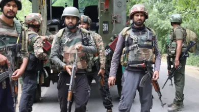 Photo of जम्मू-कश्मीर में सेना ने एक आतंकी को किया ढेर, सेब के बाग में मिली लाश, ऑपरेशन अभी भी जारी