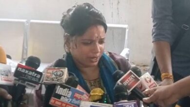 Photo of UP: मकान खरीदने के नाम पर महिला से घोखाधड़ी, सीएम आवास के पास आत्महत्या की कोशिश, पुलिसकर्मियों ने बचाया