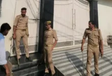 Photo of संभल में मीट कारोबारी हाजी इमरान-इरफान के ठिकानों पर आयकर विभाग की छापेमारी, सुरक्षा के लिए पीएसी तैनात