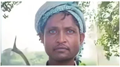 Photo of सीतापुर में पति ने डीएम से लगाई जान बचाने की गुहार, कहा- पत्नी रात में नागिन बन डराती है