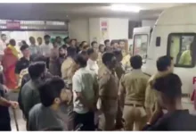 Photo of आगरा में बेकाबू कार ने घर के बाहर बैठे लोगों को रौंदा, 5 की मौत, कई घायल