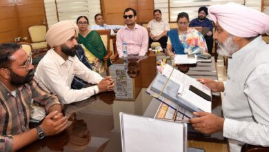 Photo of वित्त मंत्री हरपाल सिंह चीमा ने शिक्षकों की मांगों पर की अहम बैठक, जायज़ मुद्दों के समाधान का दिया भरोसा