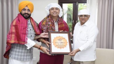 Photo of अरोड़ा और सौंद ने गुजरात के CM को दिया नौवें पतशाह के 350वें शहीदी दिवस कार्यक्रमों में शामिल होने का निमंत्रण