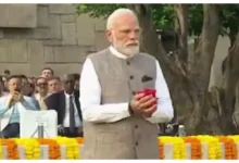 Photo of PM मोदी ने विजयादशमी पर देशवासियों को दी शुभकामनाएं, राजघाट पर दी बापू को श्रद्धांजलि