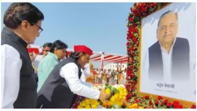Photo of सैफई में बड़ी संख्या में जुटे कार्यकर्ता, नेताजी की तीसरी पुण्यतिथि पर अखिलेश यादव ने दी श्रद्धांजलि