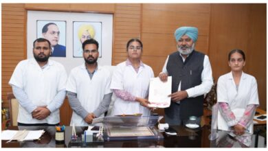 Photo of वित्त मंत्री हरपाल सिंह चीमा ने वेटरनरी स्टूडेंट्स यूनियन को मांगों पर शीघ्र कार्रवाई का दिया भरोसा
