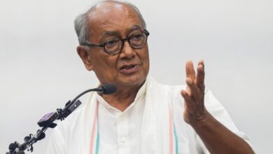 Photo of इंदौर में धार्मिक आधार पर नौकरियों से निकाले गए कर्मचारी, दिग्विजय सिंह बोले– जाएंगे कोर्ट