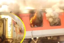 Photo of सरहिंद स्टेशन पर गरीब रथ एक्सप्रेस में आग…यात्रियों की सूझबूझ ने टला बड़ा हादसा