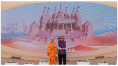 Photo of शशि थरूर ने UAE के BAPS मंदिर में दर्शन किए और पीएम मोदी की भूमिका की सराहना की