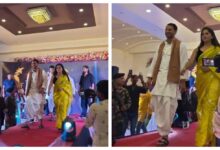Photo of चुनावी माहौल में तेज प्रताप यादव का देसी अंदाज, धोती-कुर्ता में किया रैंप वॉक