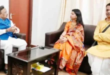 Photo of मैथिली ठाकुर को BJP का टिकट, स्थानीय नेता और कार्यकर्ता विरोध में उतरे