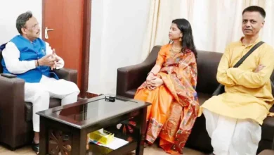 Photo of मैथिली ठाकुर को BJP का टिकट, स्थानीय नेता और कार्यकर्ता विरोध में उतरे