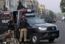 Photo of पाकिस्तान में एक पुलिसकर्मी की हत्या, नमाज पढ़ने के दौरान बनाया गया निशाना