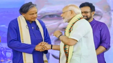 Photo of PM Modi के मुरीद हुए कांग्रेस सांसद शशि थरूर, कांग्रेस खेमे में मची हलचल