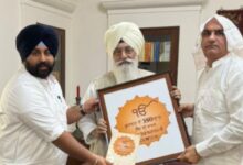 Photo of हरजोत सिंह बैंस और दीपक बाली ने बाबा गुरिंदर सिंह ढिल्लों को  350वें शहीदी दिवस समागम में आमंत्रित किया