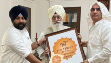 Photo of हरजोत सिंह बैंस और दीपक बाली ने बाबा गुरिंदर सिंह ढिल्लों को 350वें शहीदी दिवस समागम में आमंत्रित किया