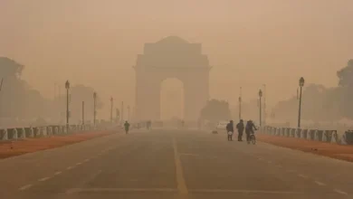 Photo of दिल्लीवालों को जहरीली हवा से राहत नहीं, AQI 400 पार, बवाना का सबसे बुरा हाल