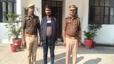 Photo of आजमगढ़ में हेड कांस्टेबल गांजा बेचते रंगे हाथ गिरफ्तार, पुलिस महकमे की छवि पर उठे सवाल