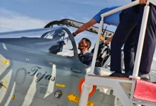 Photo of एक दिन पहले ही तेजस में बैठे थे रक्षा राज्यमंत्री संजय सेठ, परफॉर्मेंस से प्रभावित होकर लिखी थी कविता