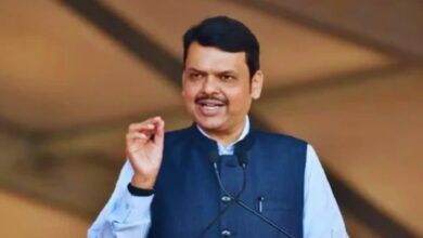 Photo of महाराष्ट्र CM फडणवीस ने कटोरेबाज़ शरीफ़ को लताड़ा, कहा- हरा नहीं सकता इसलिए…